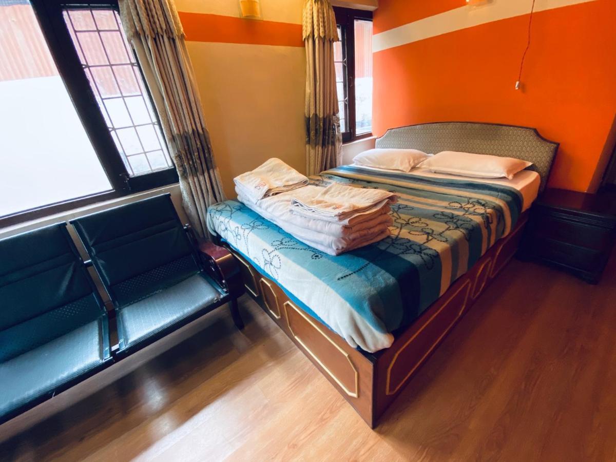 Souvenir Guest House Катманду Экстерьер фото